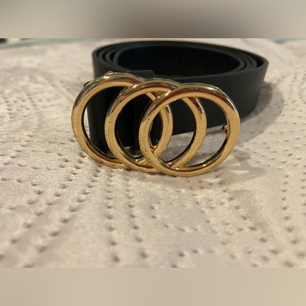 Women’s Black and Gold Belt
